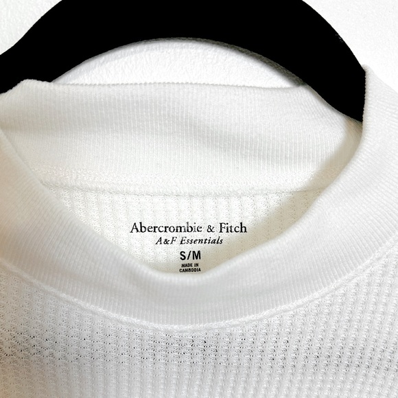 Abercrombie Long Sleeve Mockneck Waffle Tee, size S/M, White - Picture 2 of 5